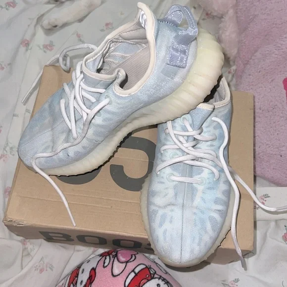 YEEZY BOOST 350 V2 MONO ICE